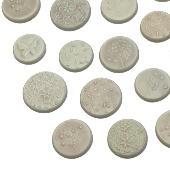 20 Magnets Floral Flower Nature Handmade Polymer Clay Multicolor Muted Pastel - Picture 5 of 5